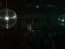 Kirrrrly a party! Br a fot kiss tvolira sikeredet, de a tvolban a fehr pls emberke mg mindig n vagyok. :)