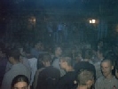 Nem csak a tnctr, a szimpad, de a terem is fullra megtelt party-z fiatalokkal. :)